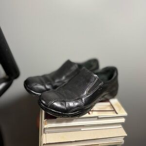 Born Men's Black Leather Size 9 Slip-On Shoes